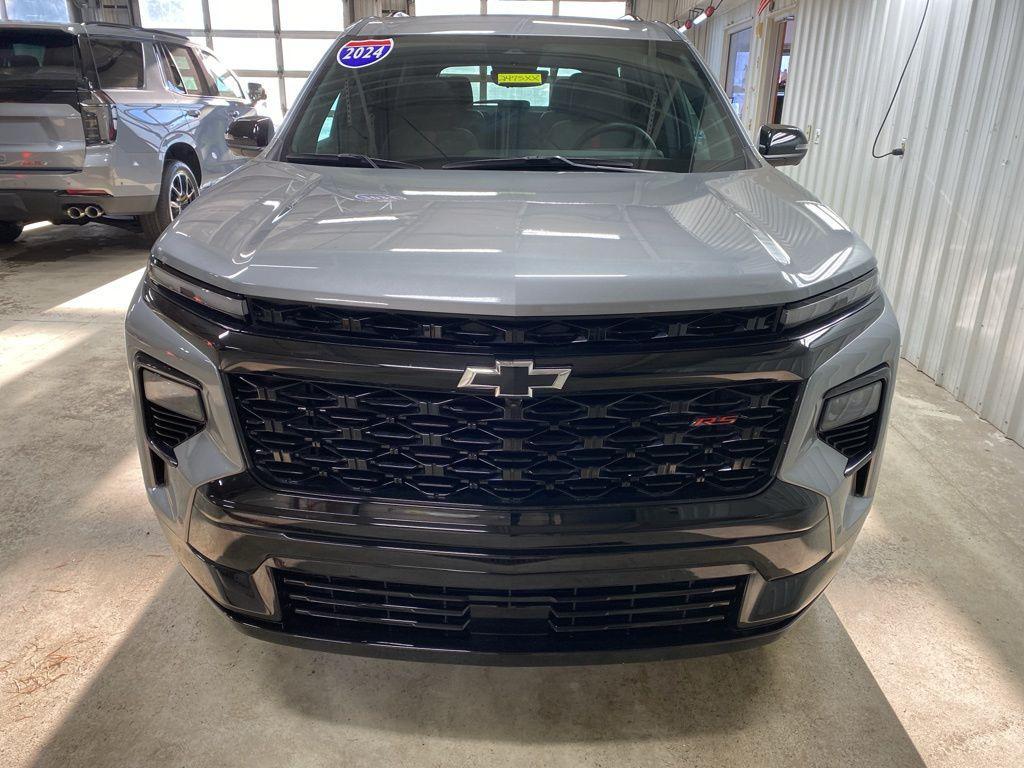 used 2024 Chevrolet Traverse car, priced at $52,498