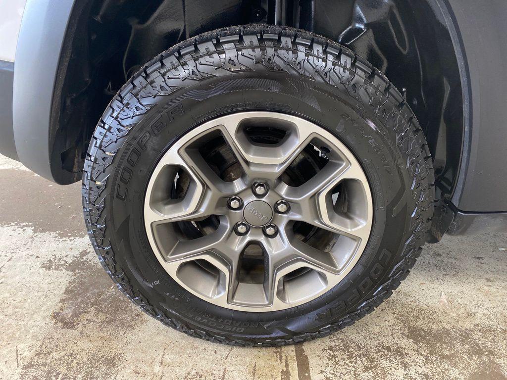 used 2021 Jeep Cherokee car, priced at $19,340