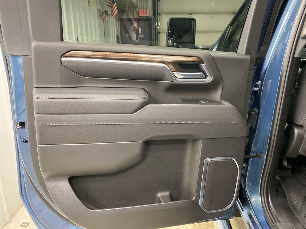 used 2025 Chevrolet Silverado 3500 car, priced at $63,980