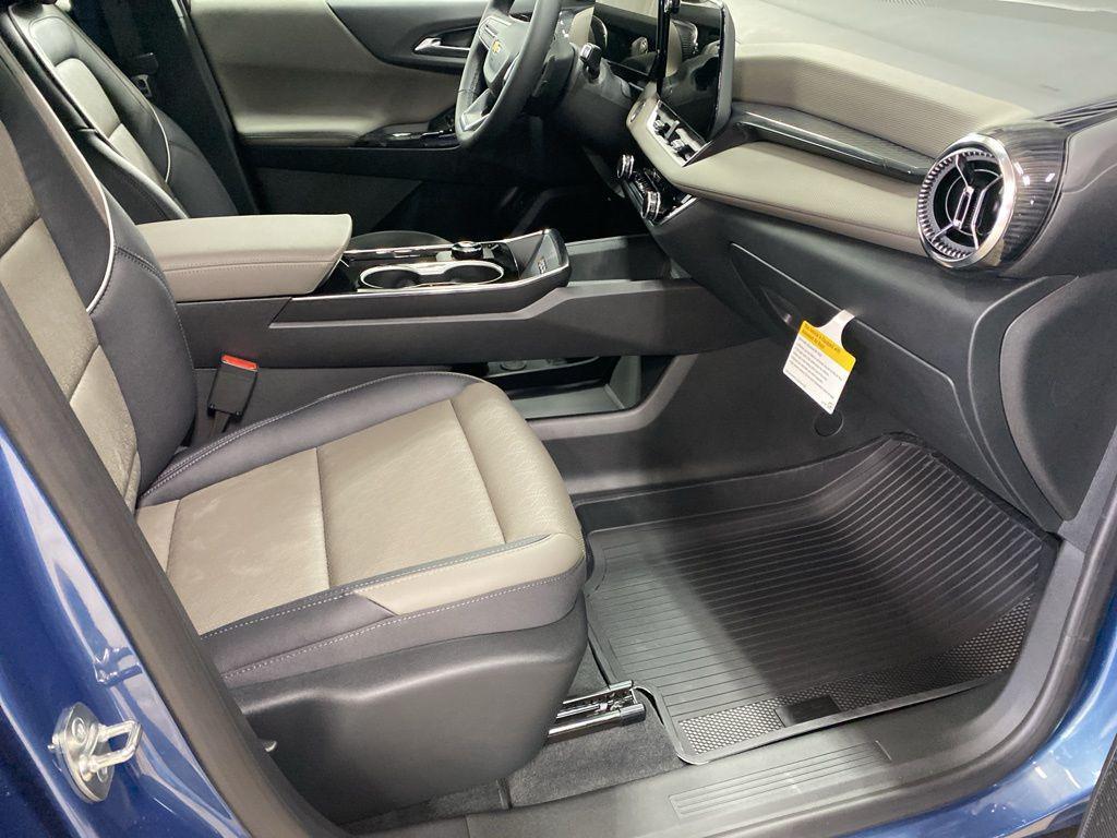 new 2026 Chevrolet Equinox car, priced at $34,575