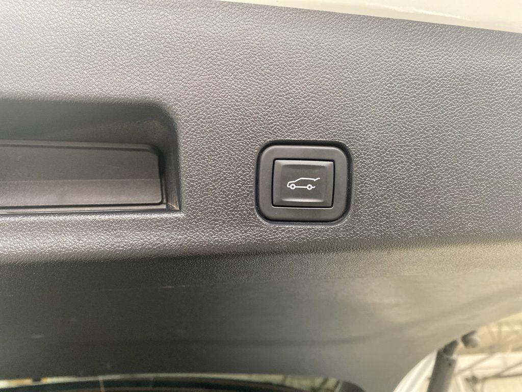 used 2025 GMC Acadia car, priced at $38,980