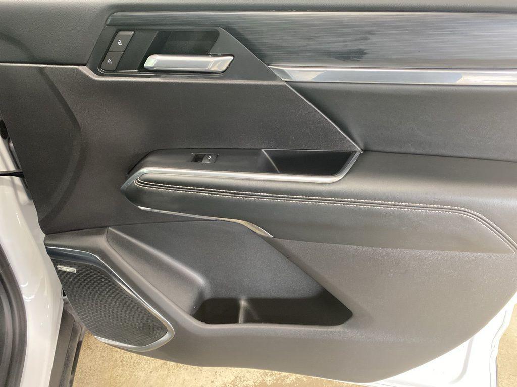 used 2025 GMC Acadia car, priced at $38,980