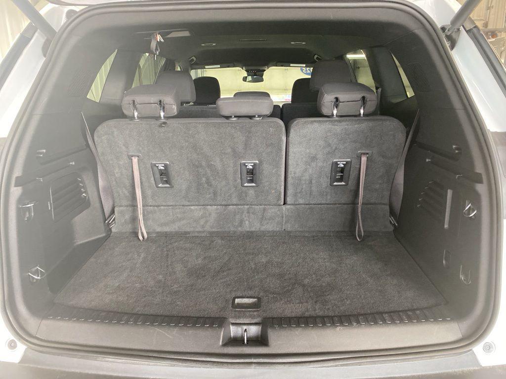 used 2025 GMC Acadia car, priced at $38,980