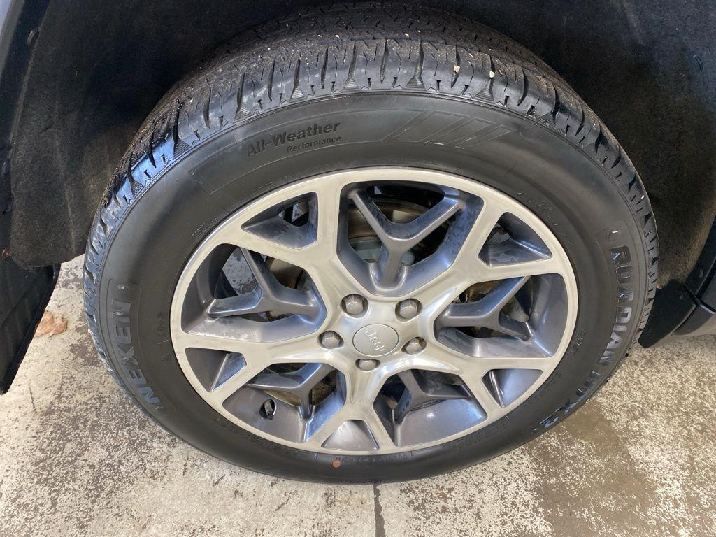 used 2021 Jeep Grand Cherokee car, priced at $23,980