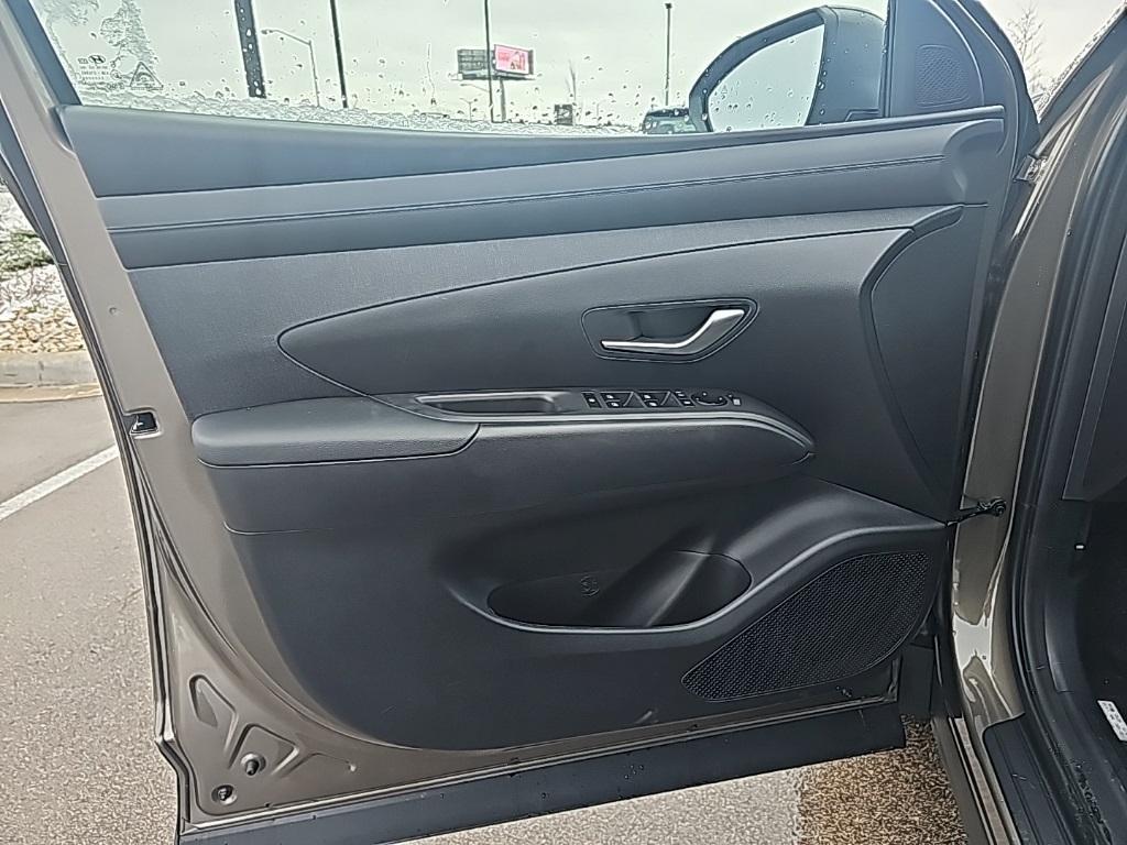 new 2026 Hyundai TUCSON Hybrid car, priced at $33,612