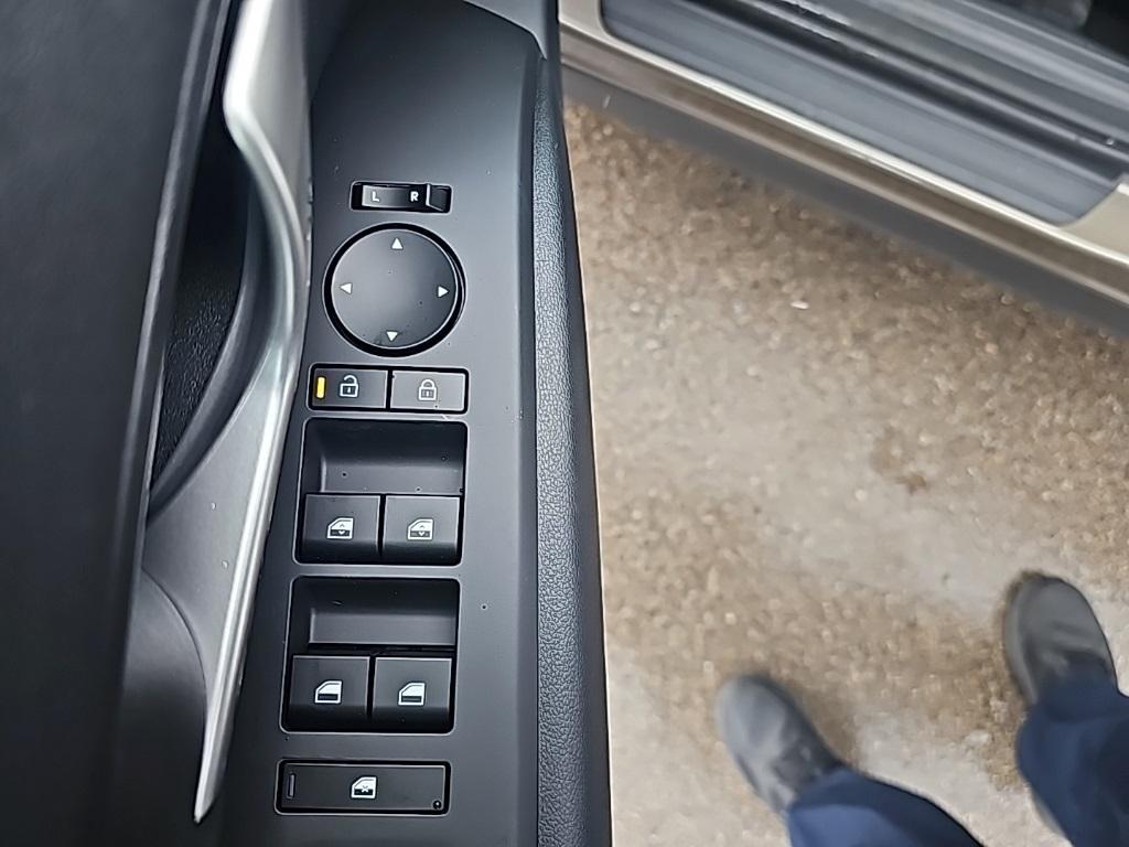 new 2026 Hyundai TUCSON Hybrid car, priced at $33,612