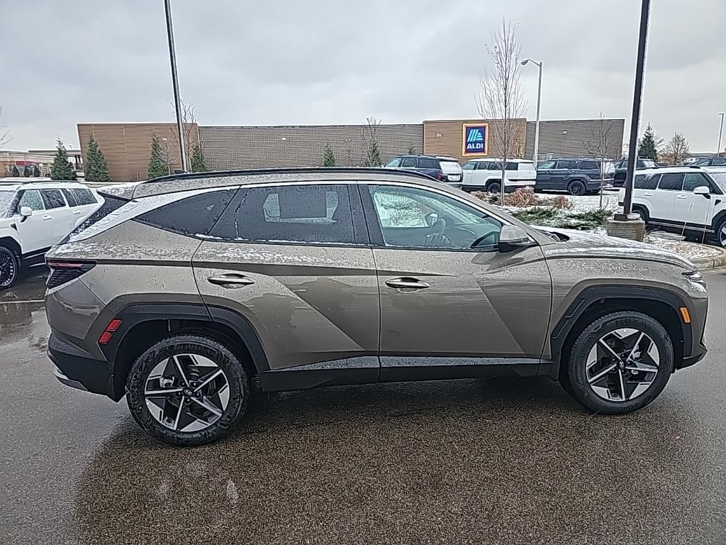 new 2026 Hyundai TUCSON Hybrid car, priced at $33,612