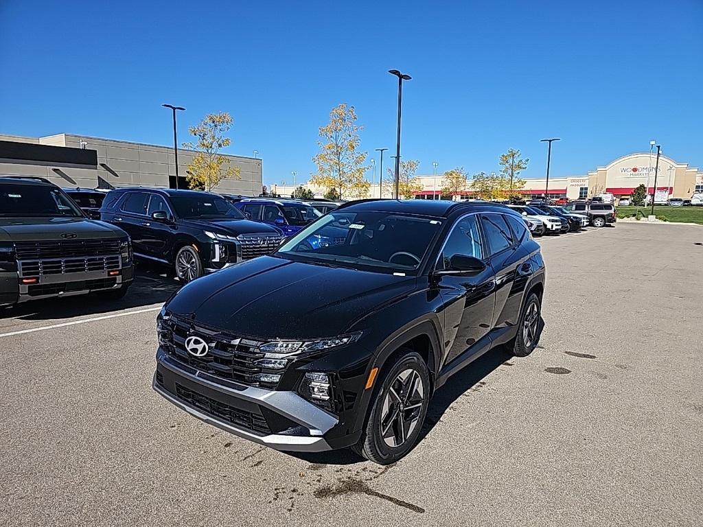 new 2026 Hyundai TUCSON Hybrid car, priced at $35,025