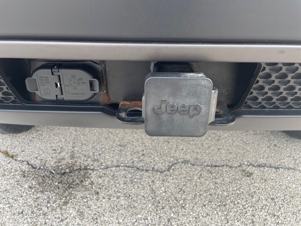 used 2021 Jeep Cherokee car, priced at $22,281