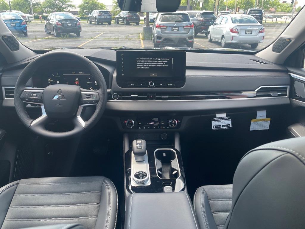 new 2025 Mitsubishi Outlander car, priced at $39,700