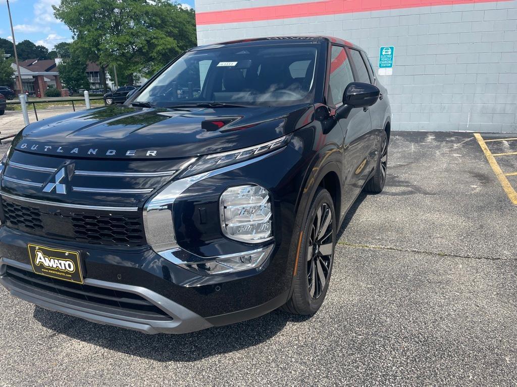 new 2025 Mitsubishi Outlander car, priced at $41,200