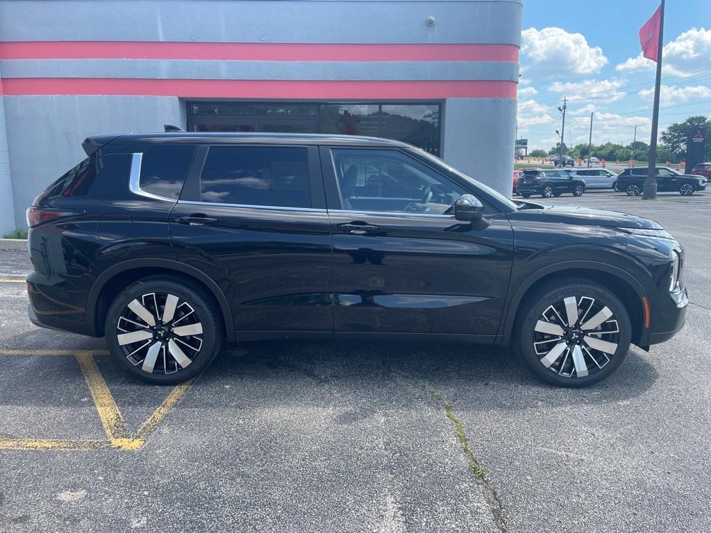 new 2025 Mitsubishi Outlander car, priced at $39,700