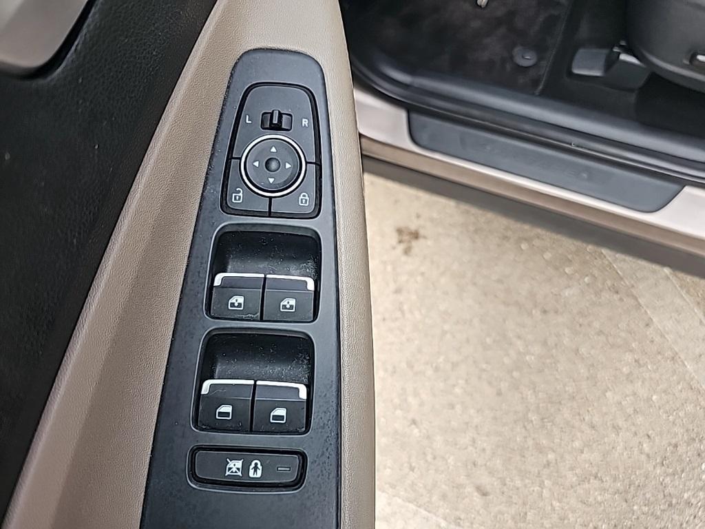 used 2019 Hyundai Santa Fe car, priced at $16,378