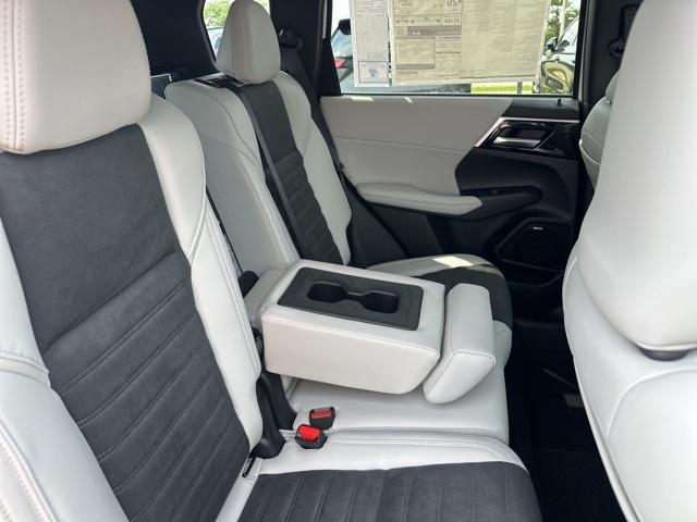 new 2025 Mitsubishi Outlander car, priced at $38,585