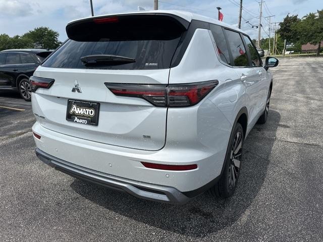 new 2025 Mitsubishi Outlander car, priced at $38,585