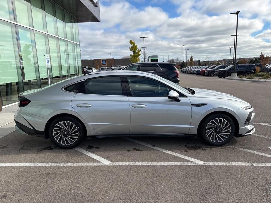 new 2025 Hyundai Sonata Hybrid car, priced at $38,110