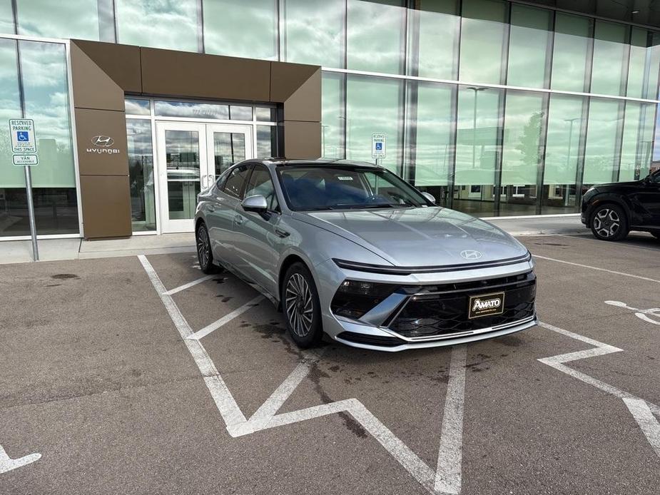 new 2025 Hyundai Sonata Hybrid car, priced at $38,110