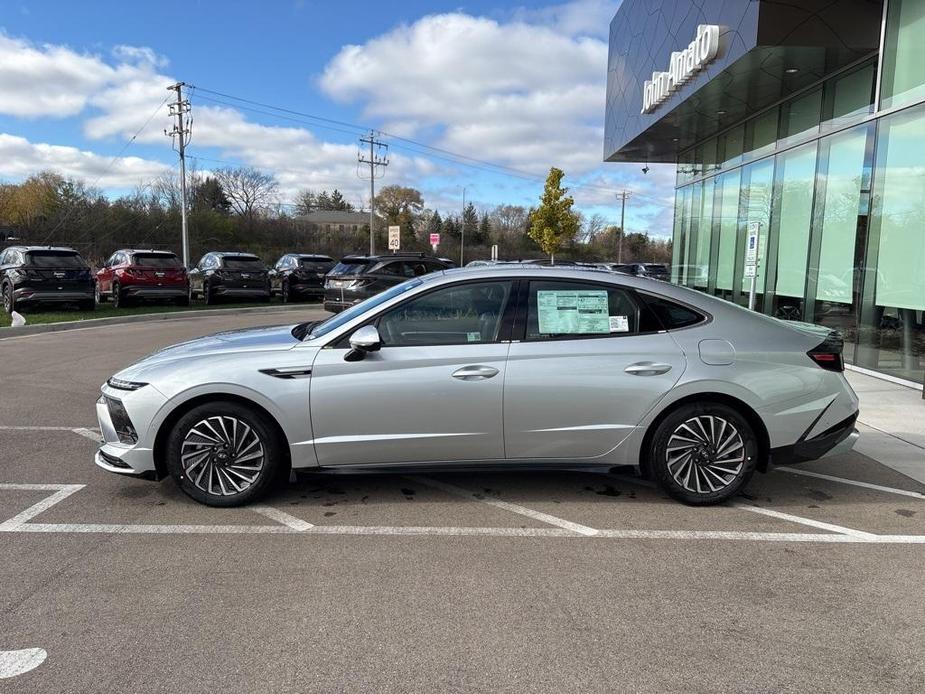 new 2025 Hyundai Sonata Hybrid car, priced at $38,110