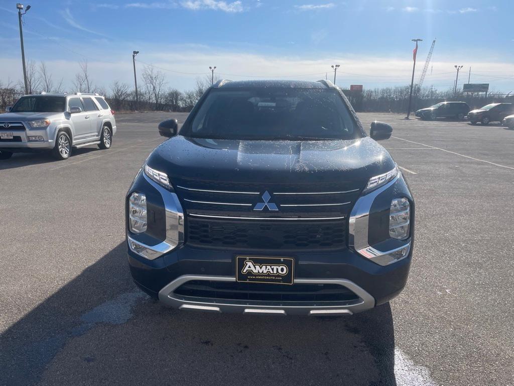 new 2024 Mitsubishi Outlander car, priced at $38,980