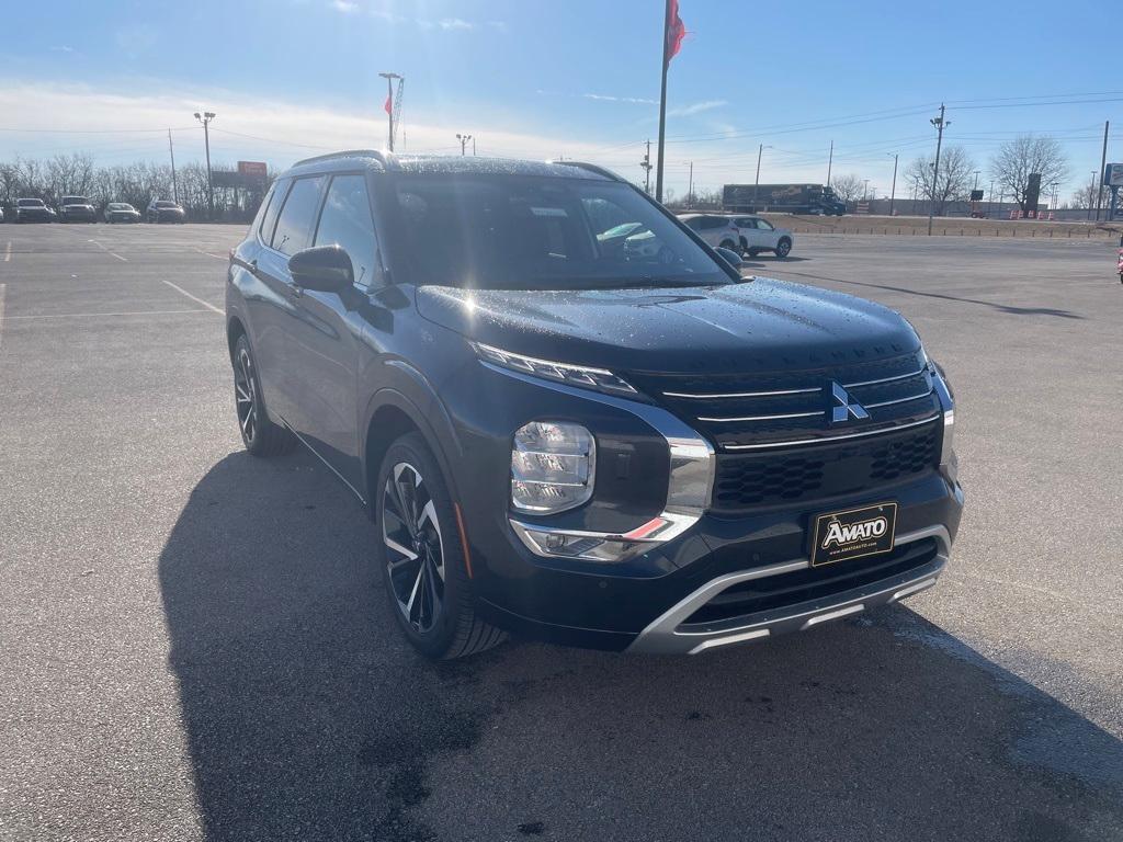 new 2024 Mitsubishi Outlander car, priced at $38,980