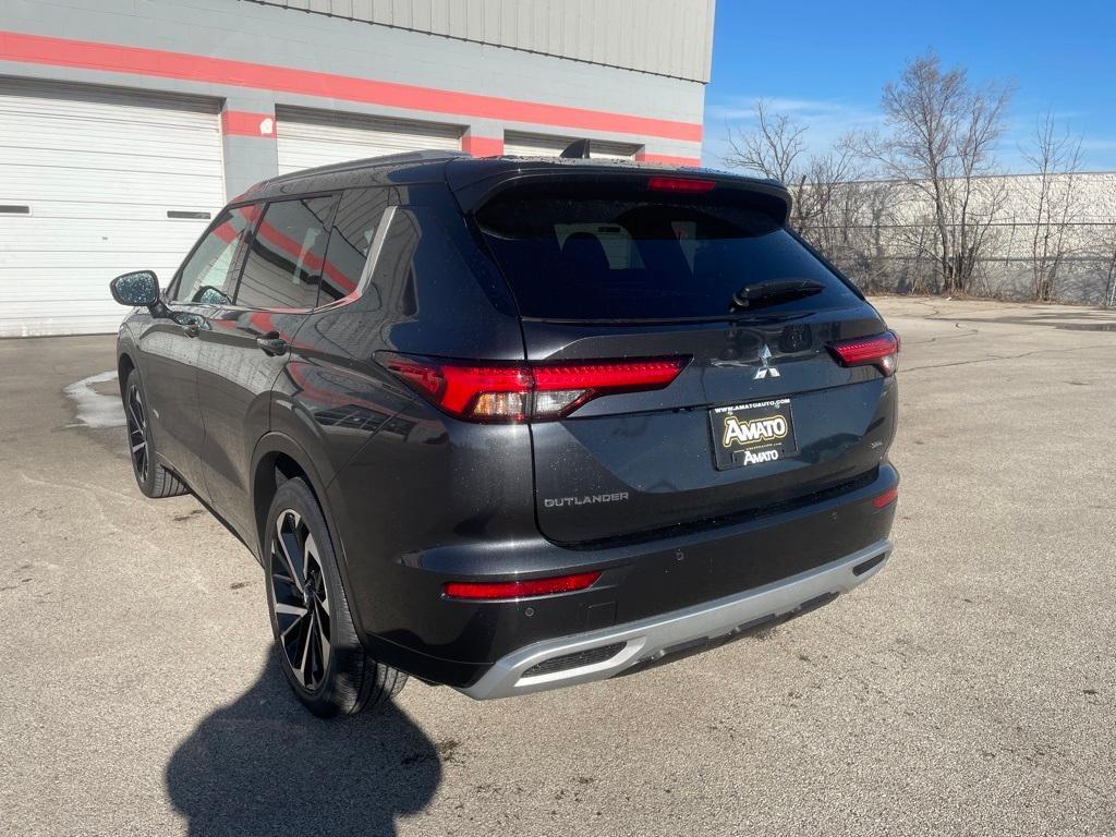 new 2024 Mitsubishi Outlander car, priced at $38,980