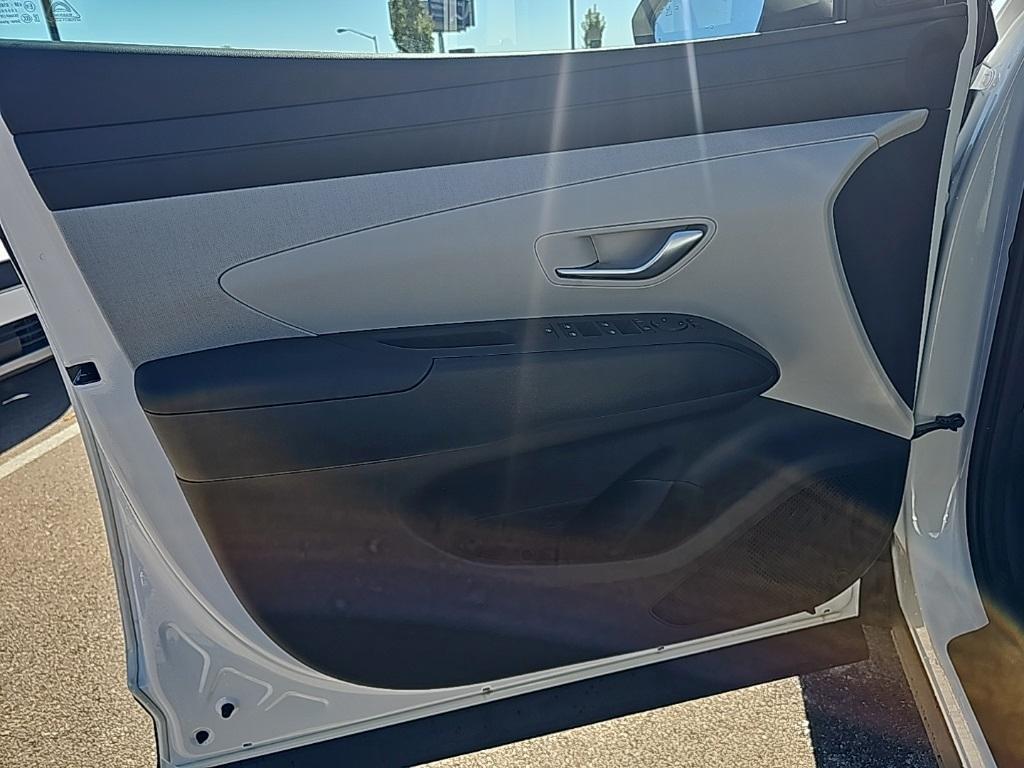 new 2026 Hyundai TUCSON Hybrid car, priced at $36,570