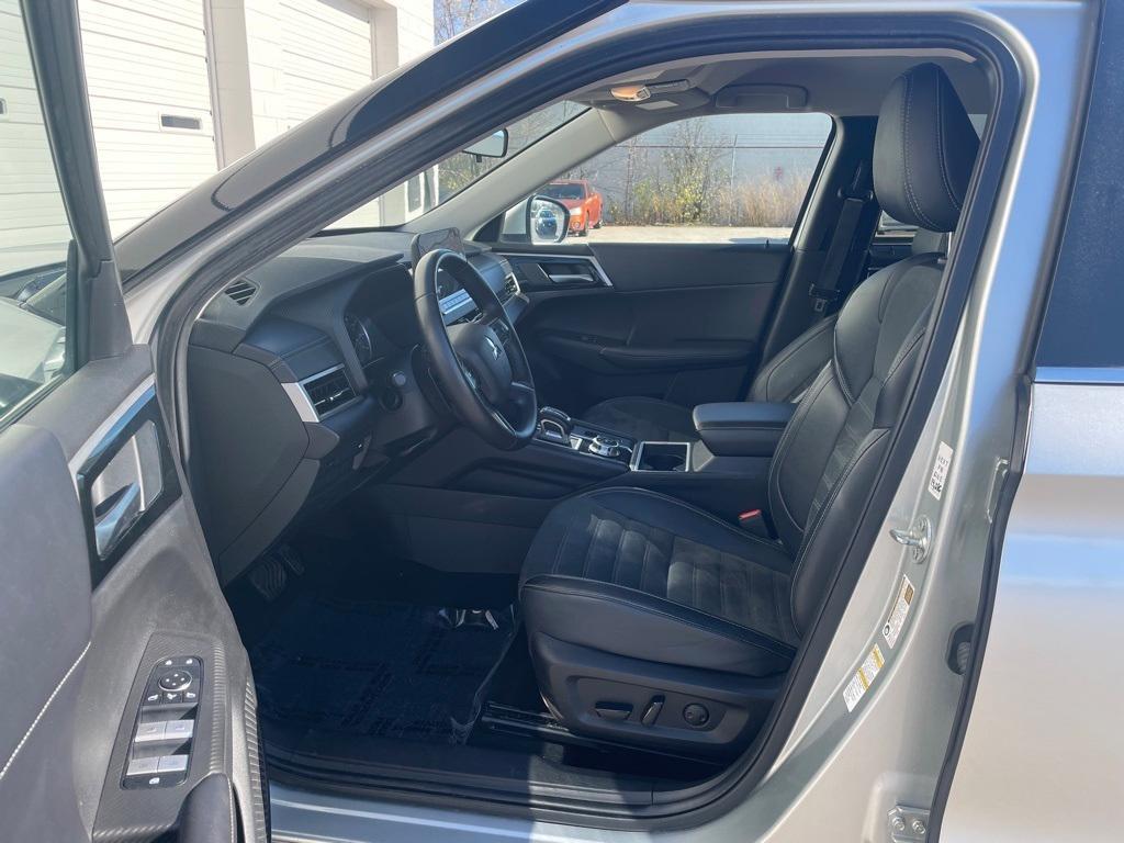 used 2024 Mitsubishi Outlander car, priced at $22,258