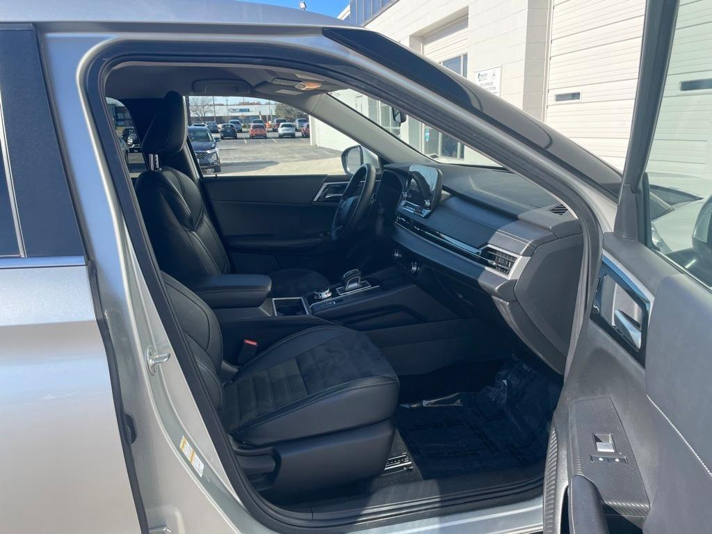 used 2024 Mitsubishi Outlander car, priced at $22,258