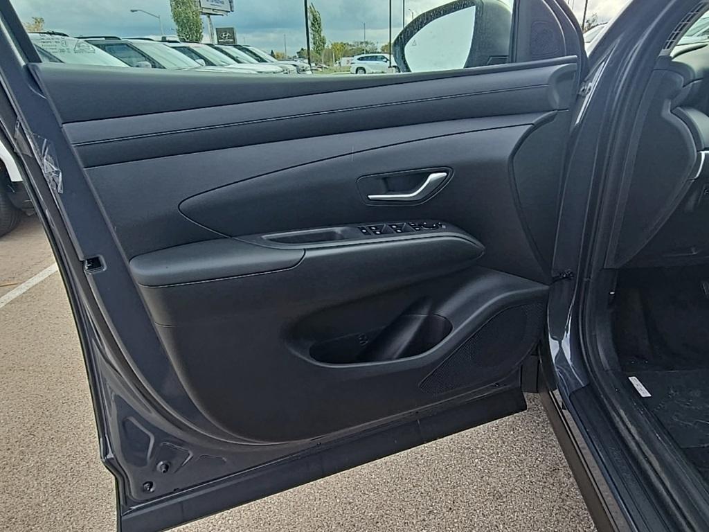 new 2026 Hyundai TUCSON Hybrid car, priced at $31,200