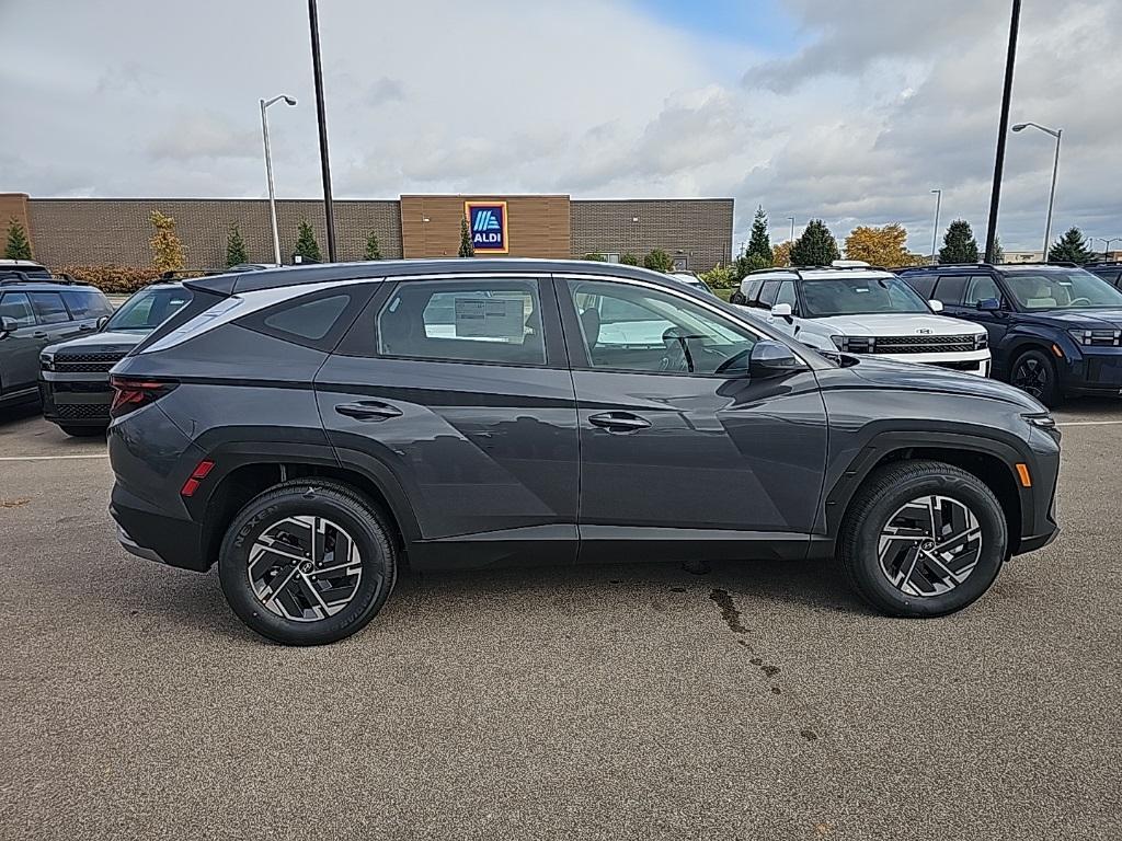new 2026 Hyundai TUCSON Hybrid car, priced at $31,200
