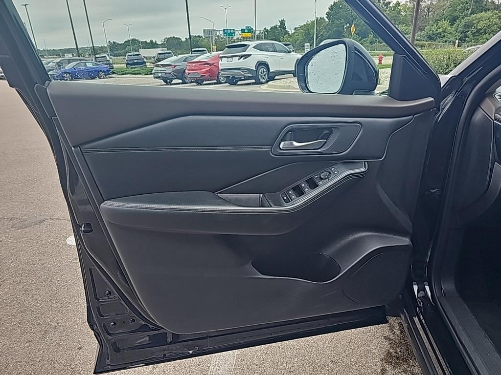 used 2023 Nissan Rogue car, priced at $21,988