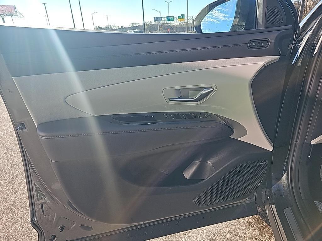 new 2026 Hyundai TUCSON Hybrid car, priced at $40,655