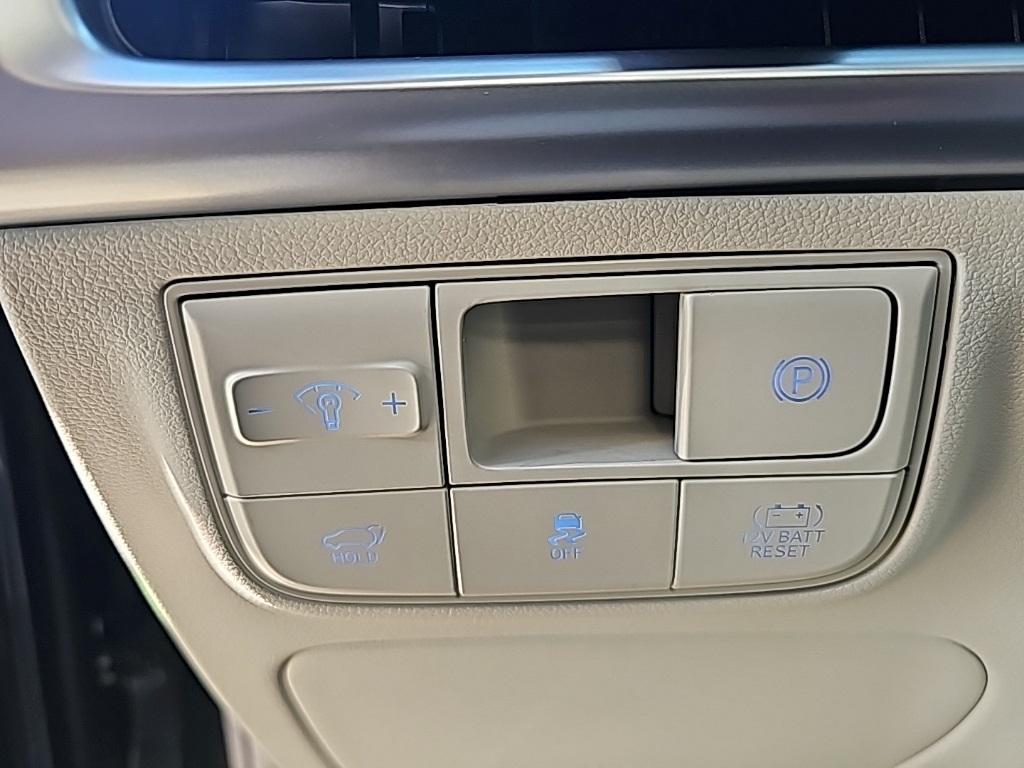 new 2026 Hyundai TUCSON Hybrid car, priced at $40,655