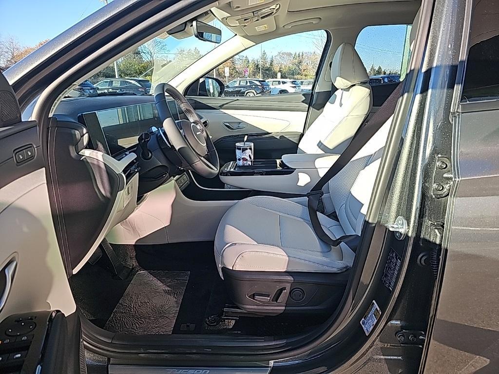 new 2026 Hyundai TUCSON Hybrid car, priced at $40,655