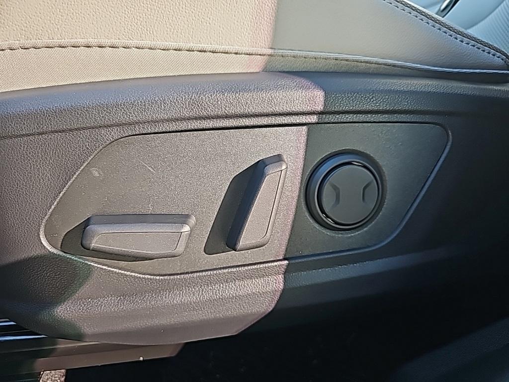 new 2026 Hyundai TUCSON Hybrid car, priced at $40,655