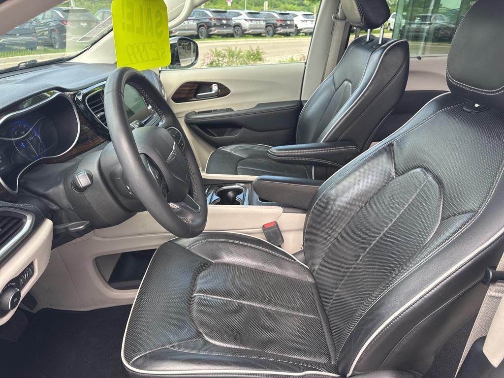 used 2023 Chrysler Pacifica car, priced at $26,999