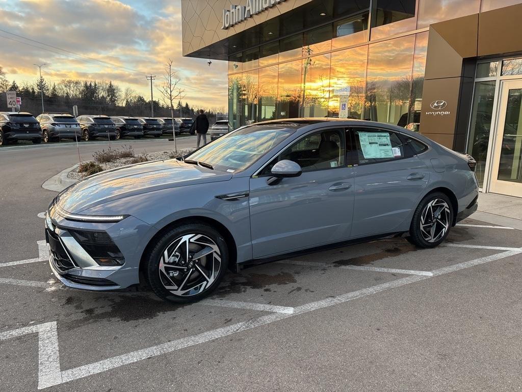 new 2025 Hyundai Sonata car, priced at $32,610