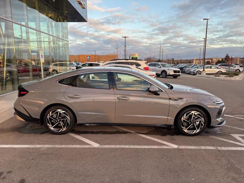 new 2025 Hyundai Sonata car, priced at $32,610