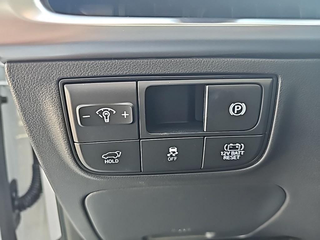 new 2026 Hyundai TUCSON Hybrid car, priced at $40,874