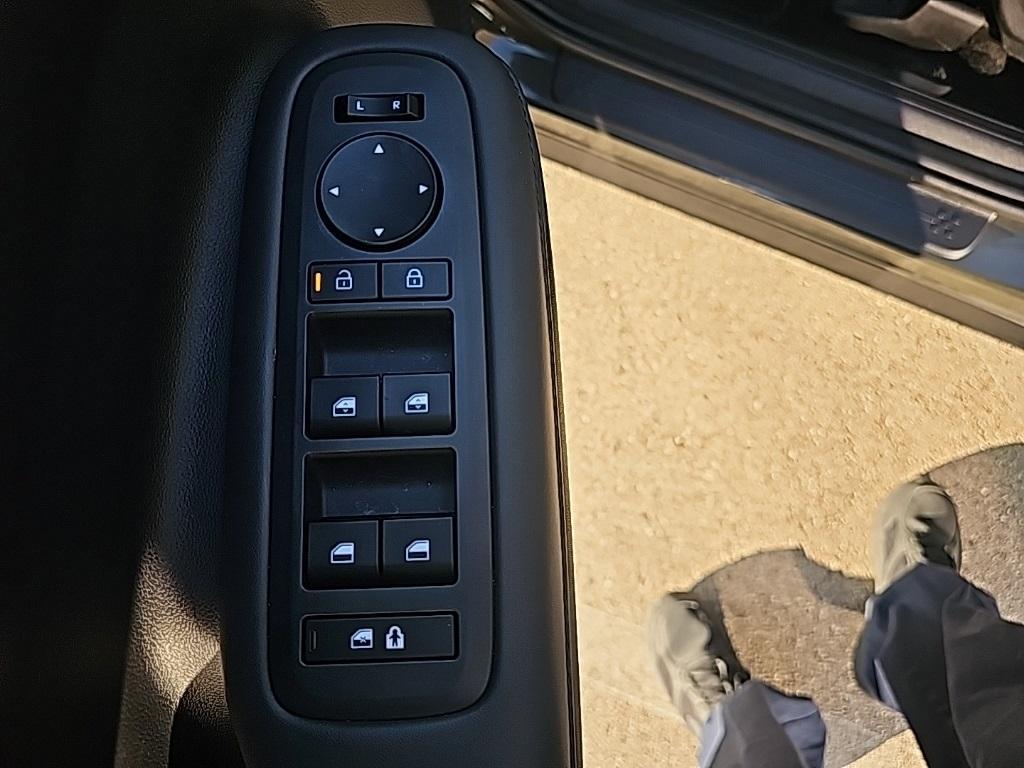 used 2025 Hyundai Santa Fe car, priced at $31,833