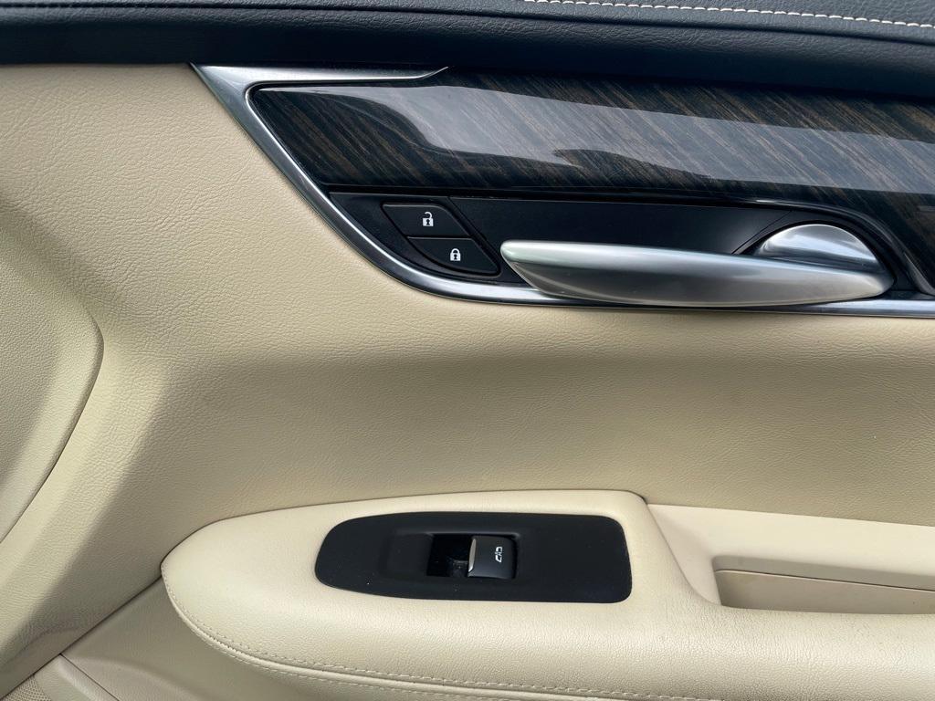 used 2019 Cadillac XT5 car, priced at $21,358