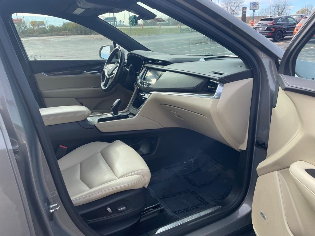 used 2019 Cadillac XT5 car, priced at $21,358