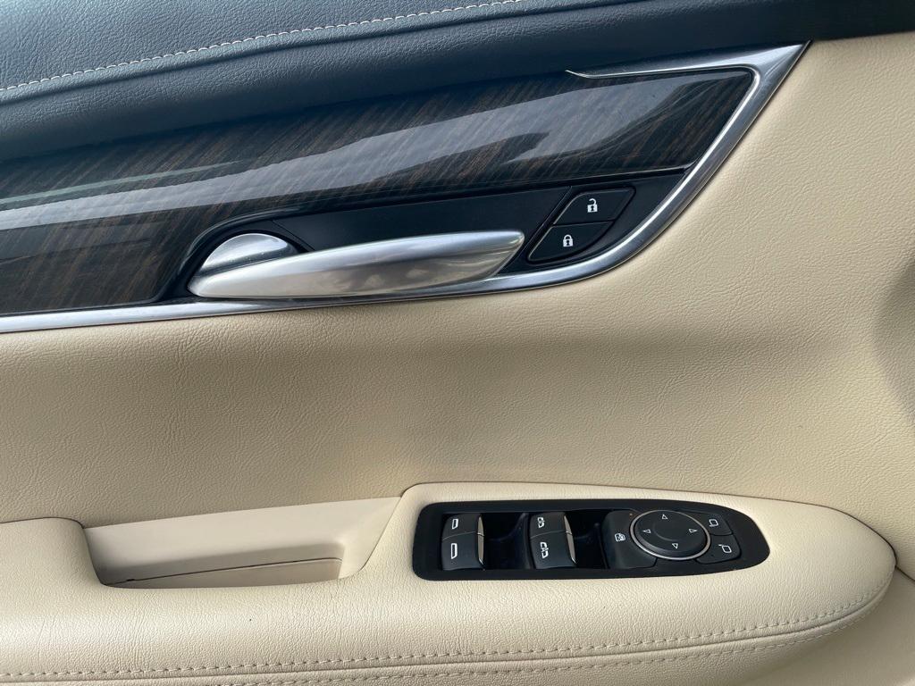 used 2019 Cadillac XT5 car, priced at $21,358