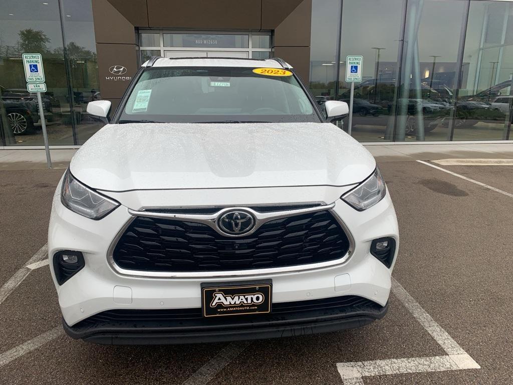 used 2023 Toyota Highlander car, priced at $38,933