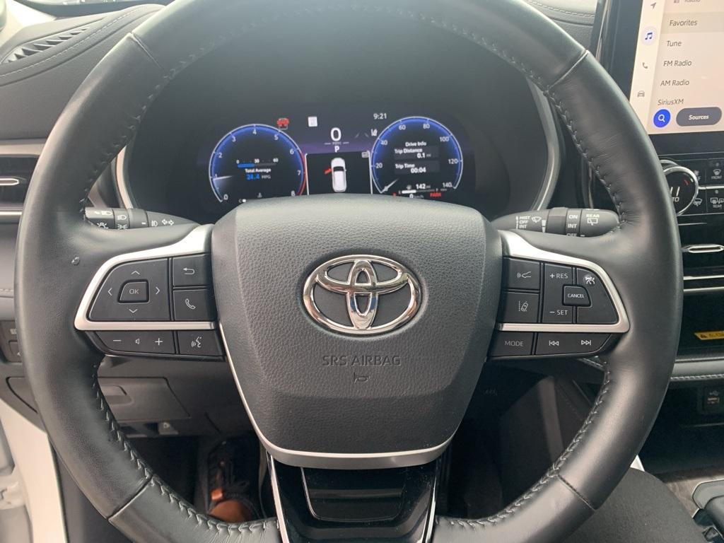 used 2023 Toyota Highlander car, priced at $38,933