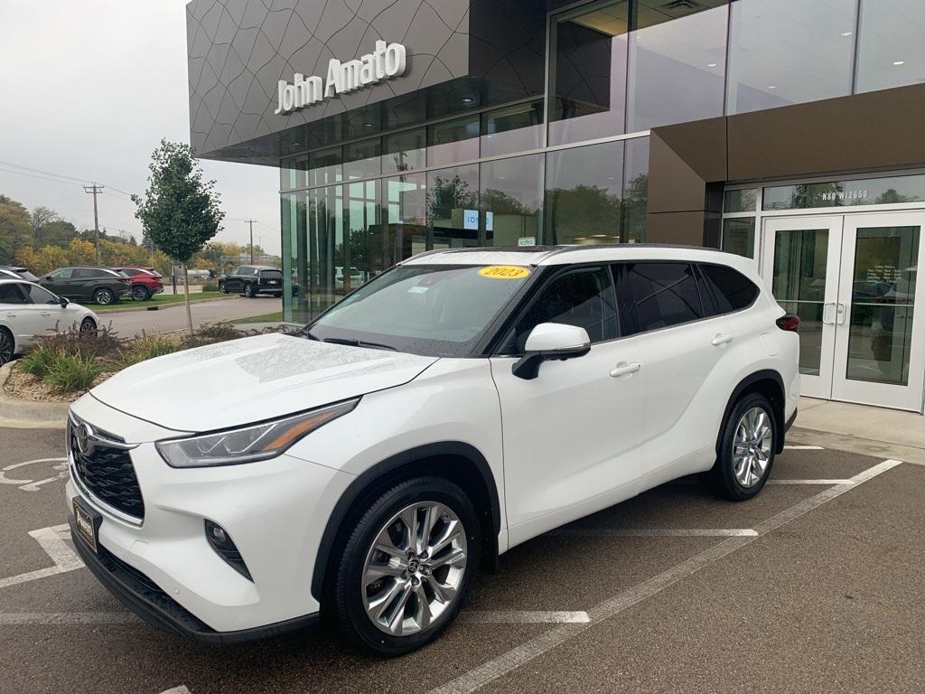 used 2023 Toyota Highlander car, priced at $38,933