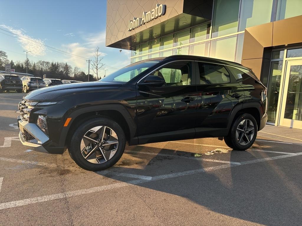 new 2025 Hyundai Tucson car, priced at $33,570