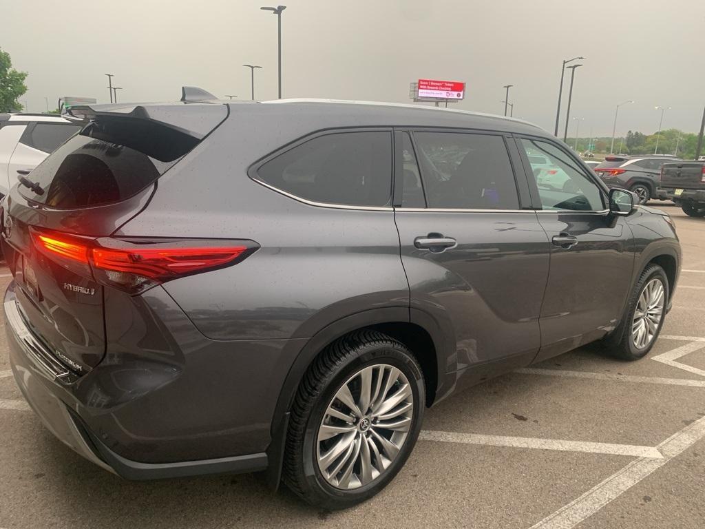 used 2023 Toyota Highlander Hybrid car, priced at $49,688