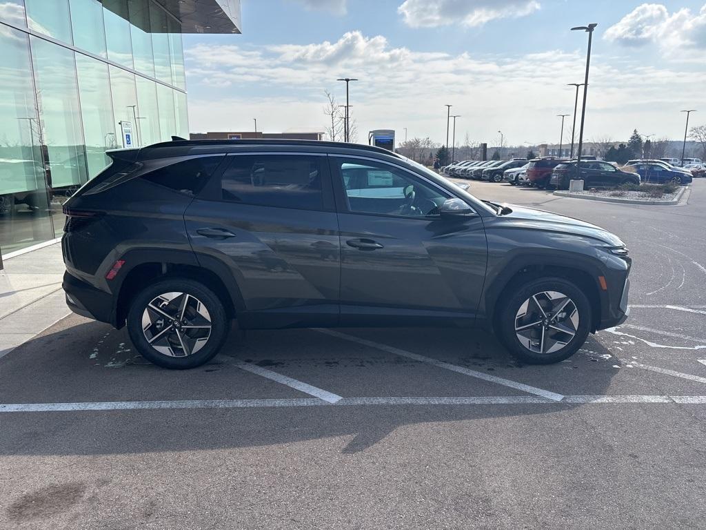 new 2025 Hyundai TUCSON Hybrid car, priced at $38,465