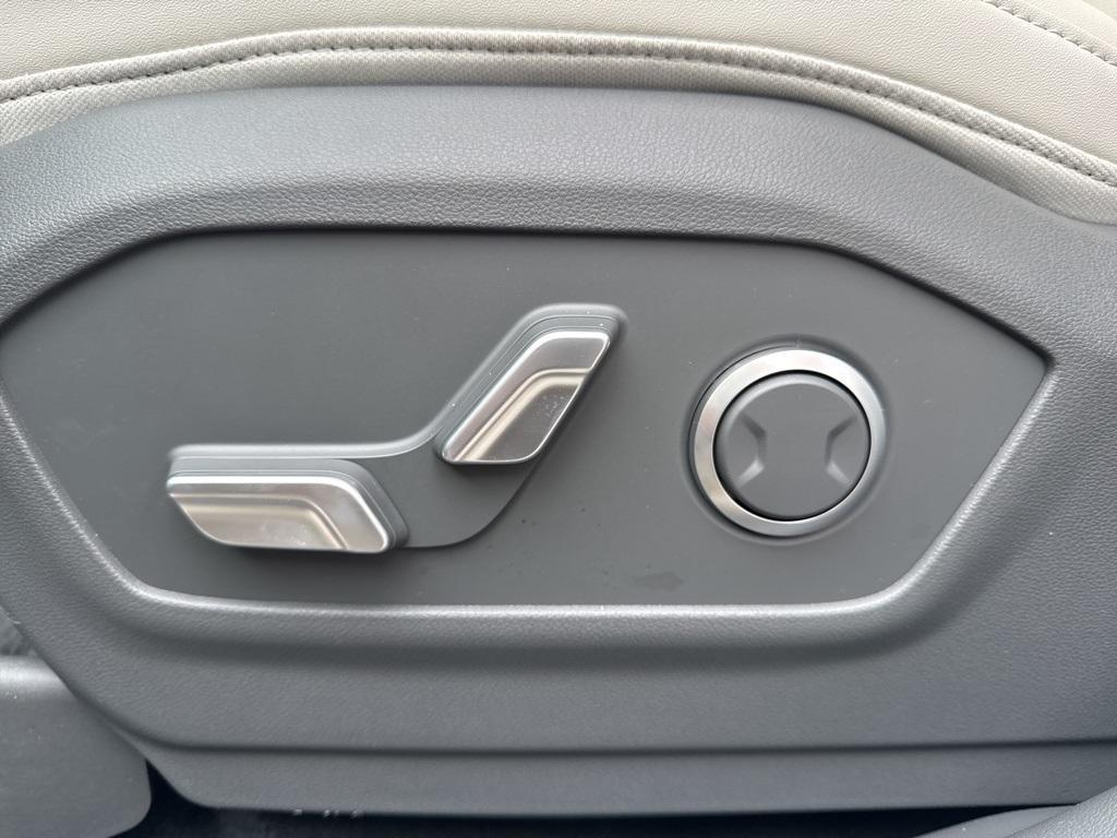 new 2025 Hyundai Santa Fe car, priced at $39,759